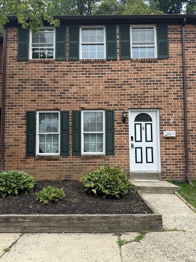 Building Photo - 3 Bed / 2.5 Bath Doylestown Townhome