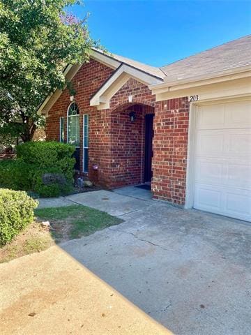 Photo - 203 Jacinth Ln