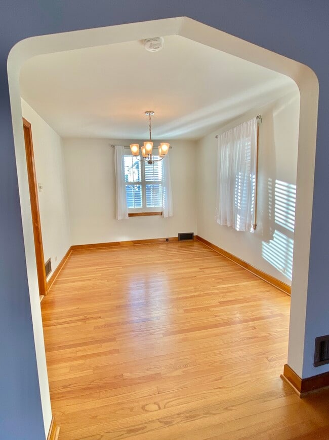 Photo - 1626 Maple Ave