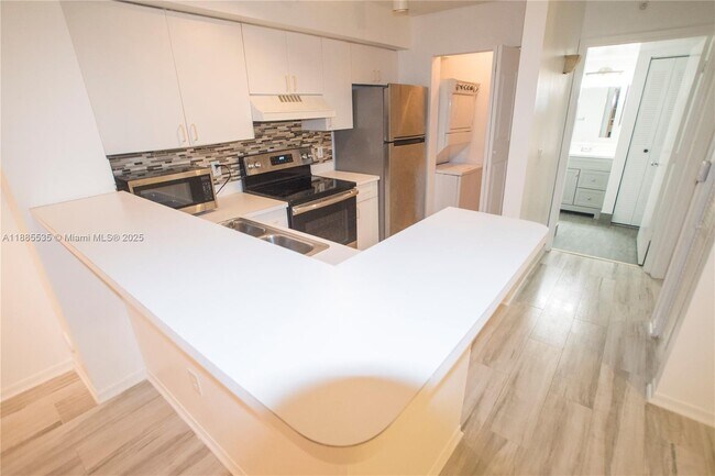 Photo - 12130 St.Andrews Pl Unidad 101