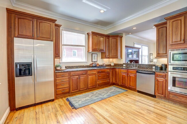 Photo - 1919 E Broad St