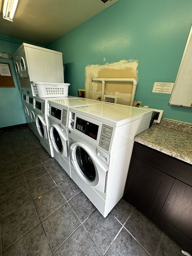 Building Photo - Cozy One Bedroom Apartment in Black River! Unit RY155A-134