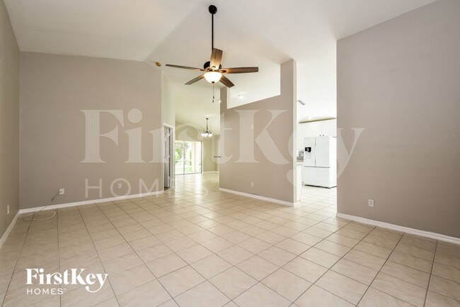 Photo - 9783 Gladiolus Bulb Loop