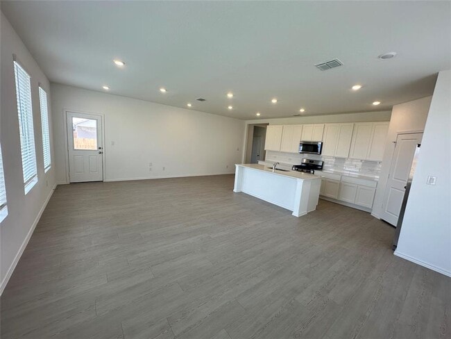 Photo - 281 Seven Seas Dr