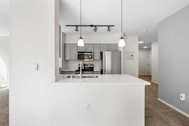 Photo - Beautiful 2 Bed 1.75 Bath Condo in Downtow...