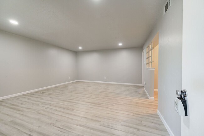 Photo - 1309 Crown Point Ave