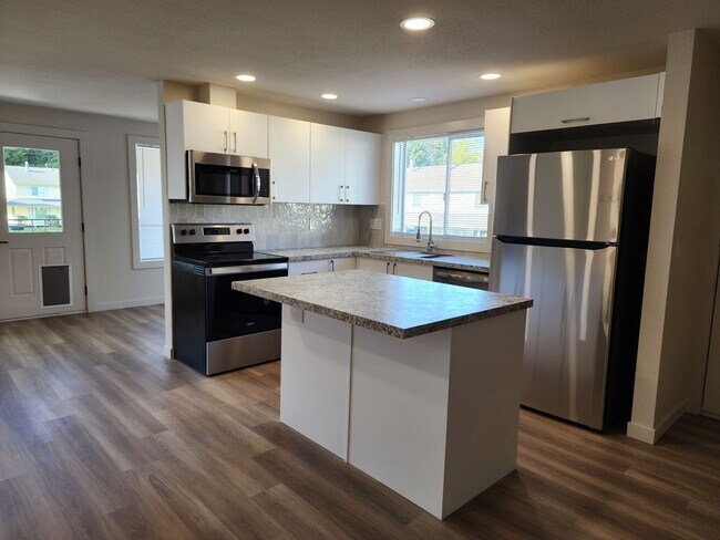 Photo - Lovely 2 bedroom 1.75 bath in gated commun...