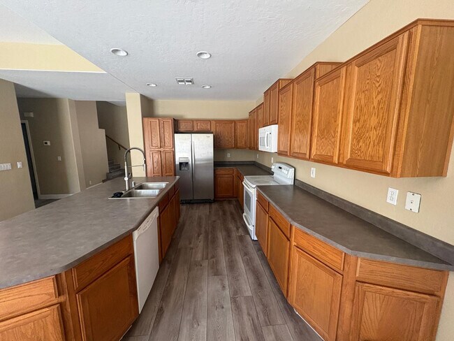 Photo - 2245 E Detroit St