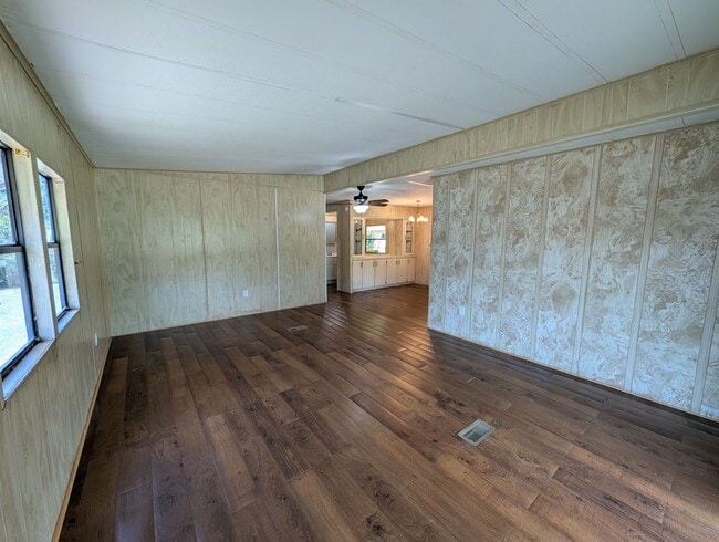 Photo - 2 Bed 2 Bath with screen porch and on well