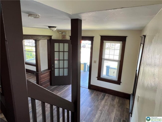 Photo - 165 E Brown St