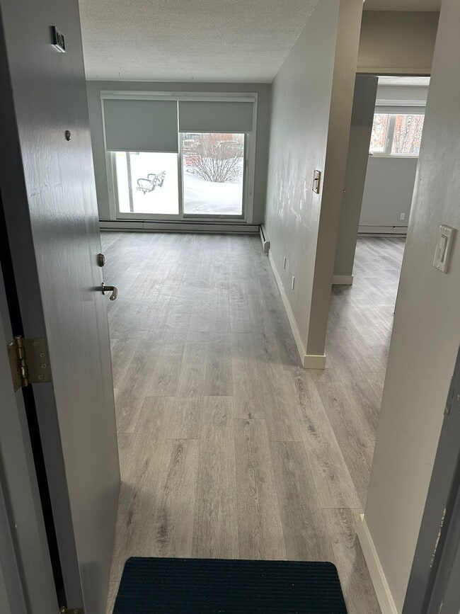 Photo - 13516-102 102 St NW Unit 101