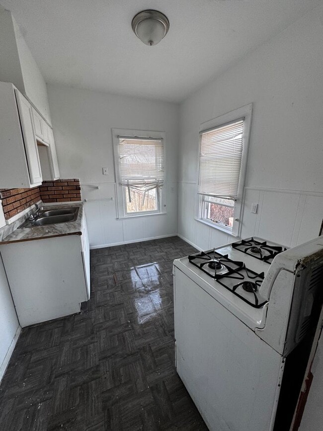 Photo - 880 Stevenson Rd Unit Up