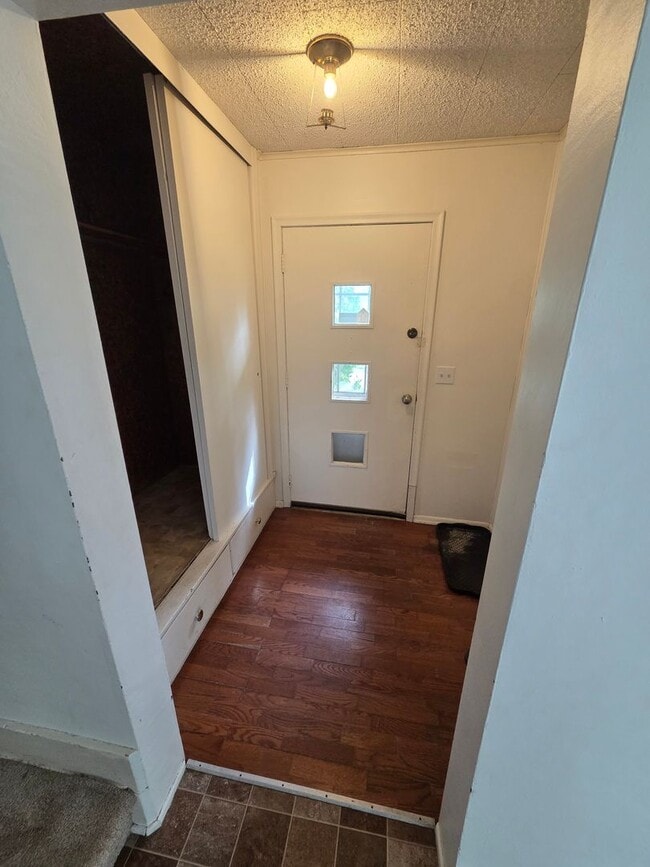 Photo - 104-104 Morley Pkwy Unit 104