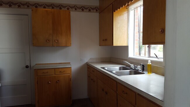 Photo - 705 S 8th St