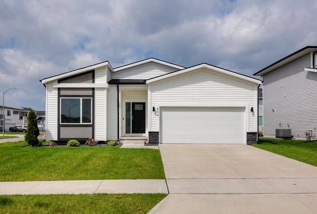 Building Photo - MODERN COMFORT!! 3 Bedroom, 2 Bathroom Home in Ankeny!