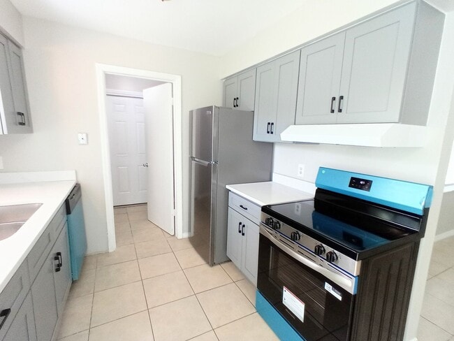 Photo - Chase Ave #B Unit 2427 Chase Ave #B