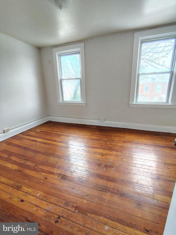 Photo - 3217 Elmley Ave