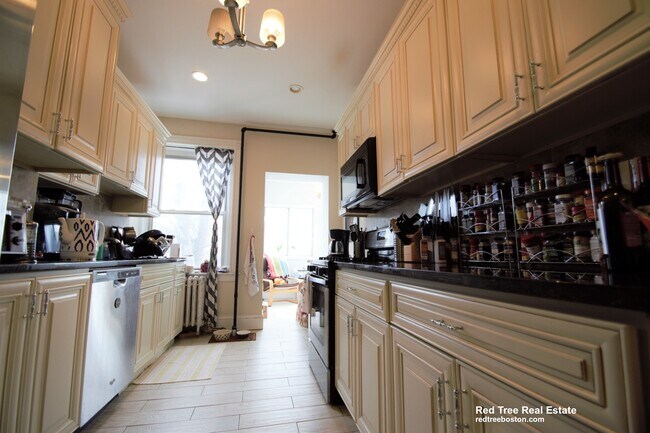 Photo - 11 Babcock St Unit 2