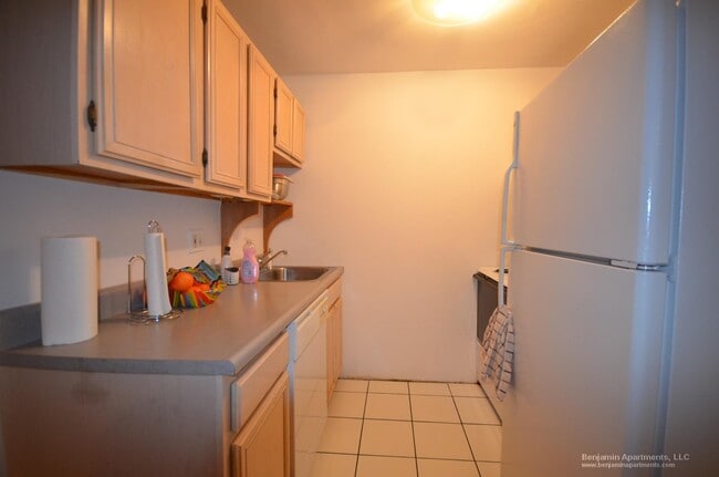 Building Photo - 50 Evergreen St Unit 25