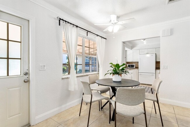 Photo - 2320 SE 6th St