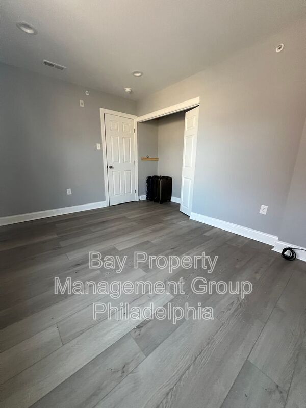 Photo - 5239 Jefferson St Unit 2