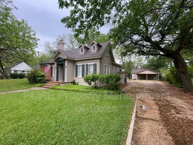Photo - 1307 W Lake Dr