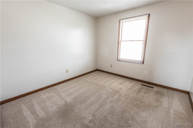 Photo - 325 Kaymar Dr