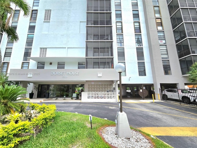 Photo - 2500 NE 135th St Unit 208