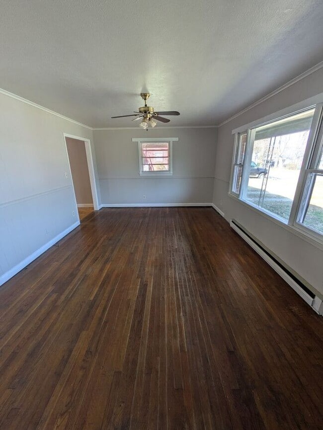 Photo - 3BD/1.5BA Duplex in Morganton, NC