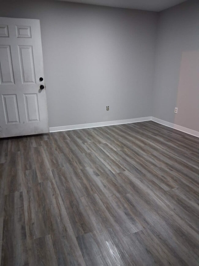 Photo - 1254 Fairground Rd