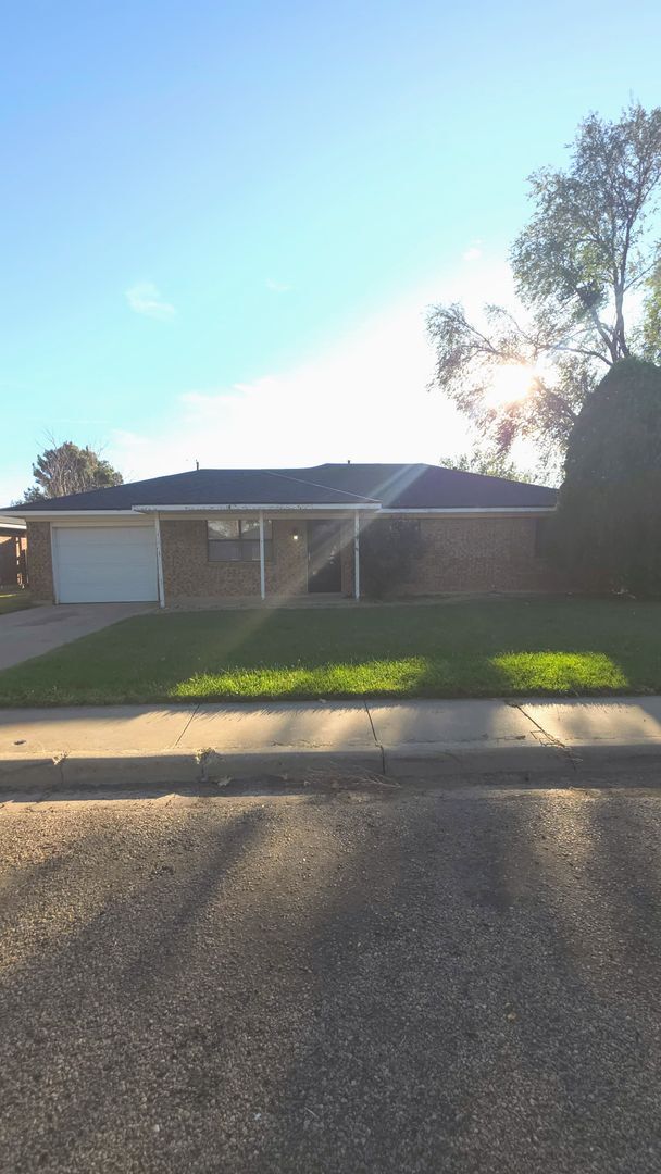 Building Photo - 609 Butterfield Trail