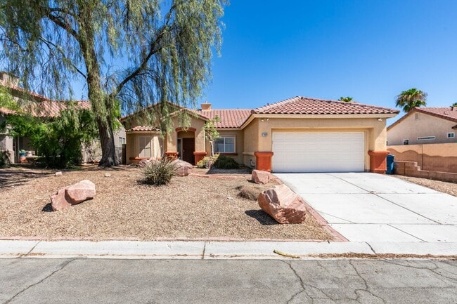 Photo - Charming Single-Story Home with Spa & Covered Patio Near Spencer & Wigwam in Las Vegas