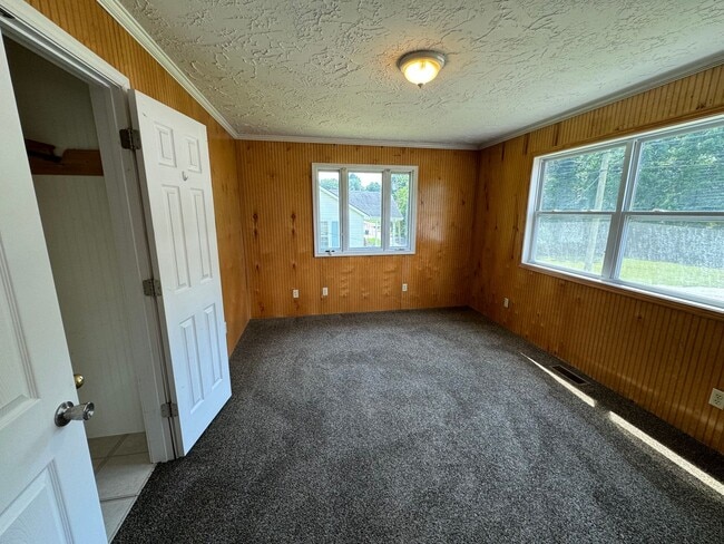 Photo - 4 BD, 2 BA Cozy Home in Martin, TN!