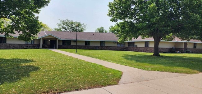 Photo - 551 Lakeview Rd