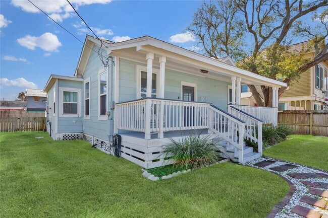 Photo - 5801 Avenue S 1/2