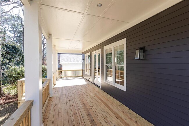 Photo - 1099 Palafox Dr NE