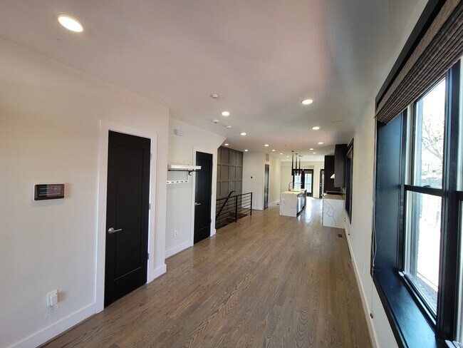 Photo - 724 Taylor St NW