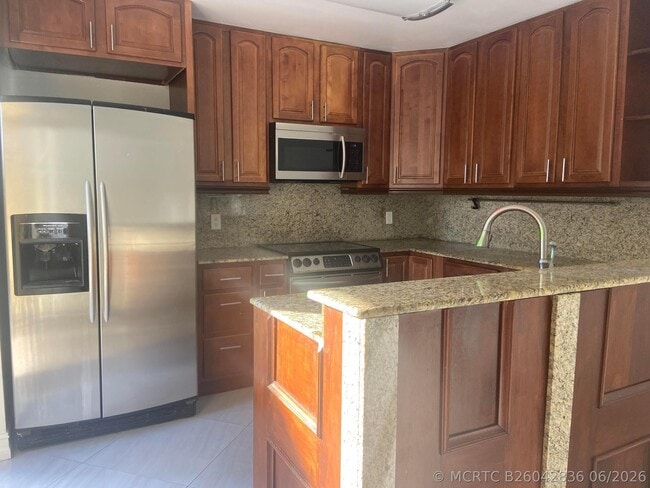 Photo - 910 9th Way