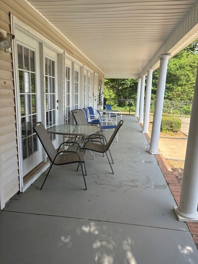 Photo - 3 Bedroom, 2 bath house with community pool