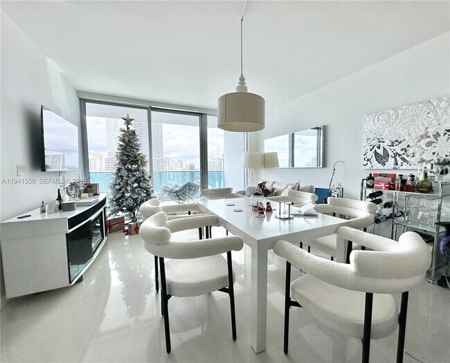 Photo - 200 Biscayne Blvd Way Unidad 3514