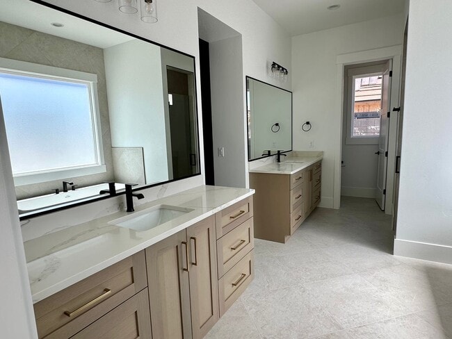 Photo - Stunning 5 Bedroom Home with Premium Upgrades Throughout