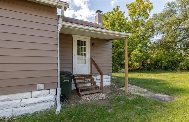 Photo - 353 S Maple St