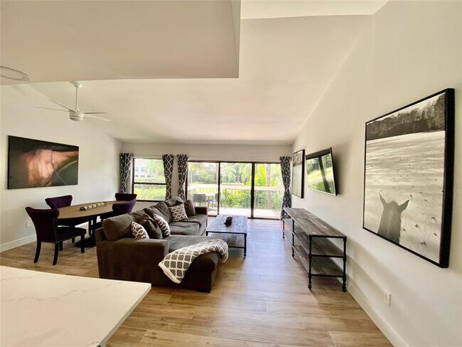 Photo - 11863 Wimbledon Cir Unit 537