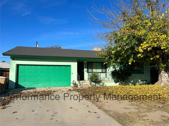 Building Photo - Cute 2 Bed/1 Bath Home in SW Bakersfield w/ RBP & $0 Deposit Option