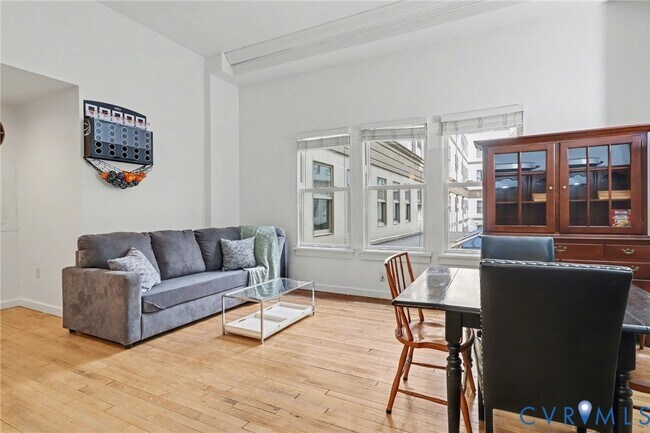 Photo - 230 N 6th St S Unit U325