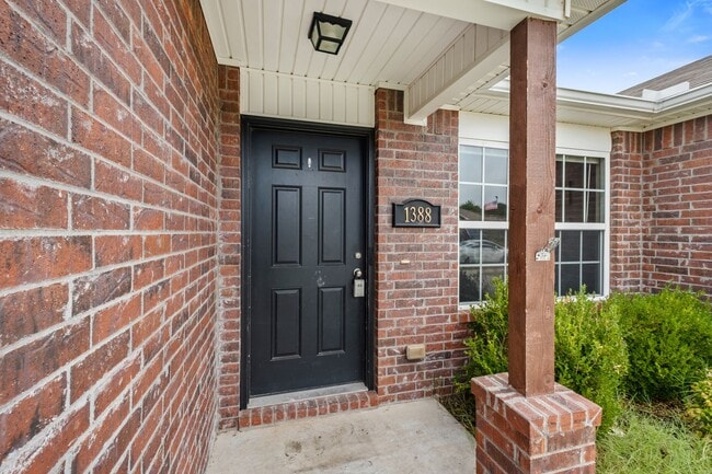 Photo - Gorgeous 4 bedroom home!