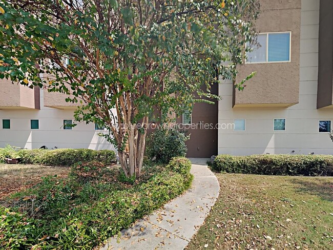 Building Photo - 1508 Hope St Rental