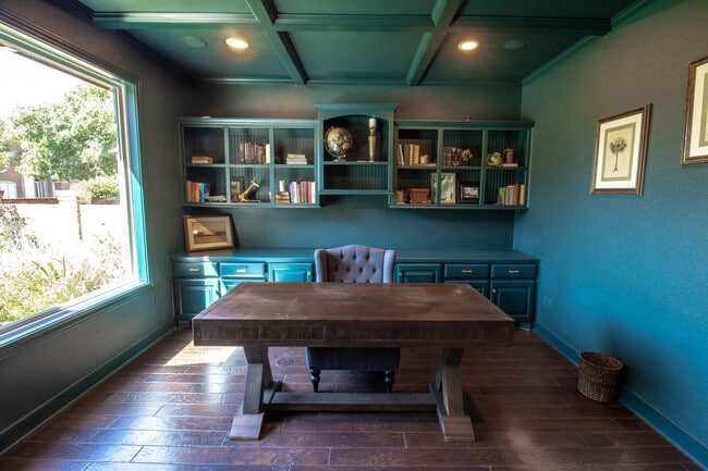 Photo - 306 N 10th St