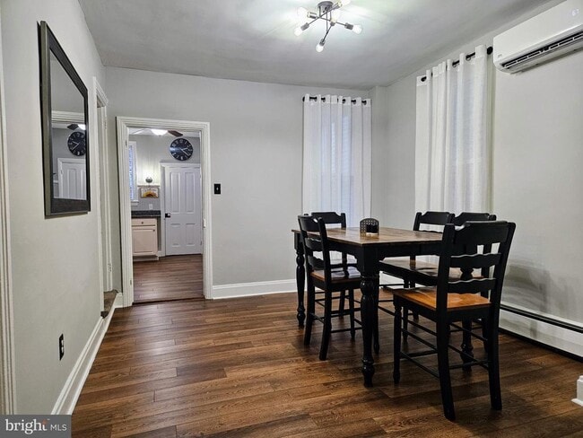 Photo - 279 W Main St