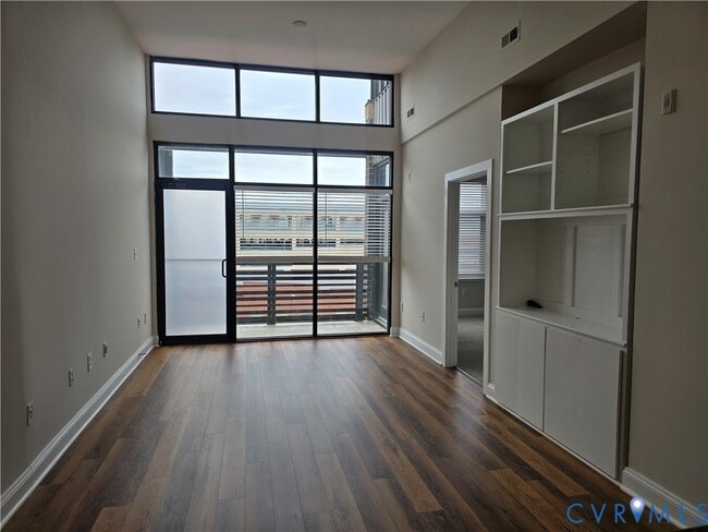 Photo - 1333 W Broad St Unidad 510